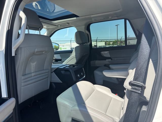 Certified 2025 Ford Expedition Active image 13