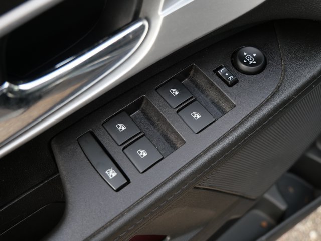Used 2017 Chevrolet Equinox LT w/ Convenience Package FWD image 12