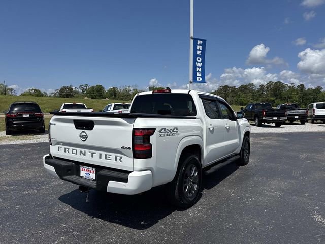 Used 2025 Nissan Frontier SV image 3