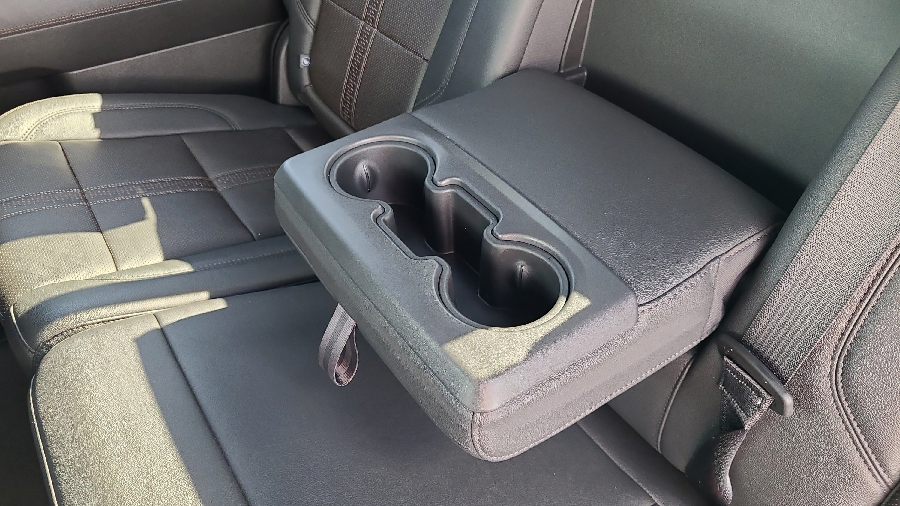 Used 2022 Chevrolet Silverado 1500 High Country w/ High Country Premium Package AWD/4WD image 18