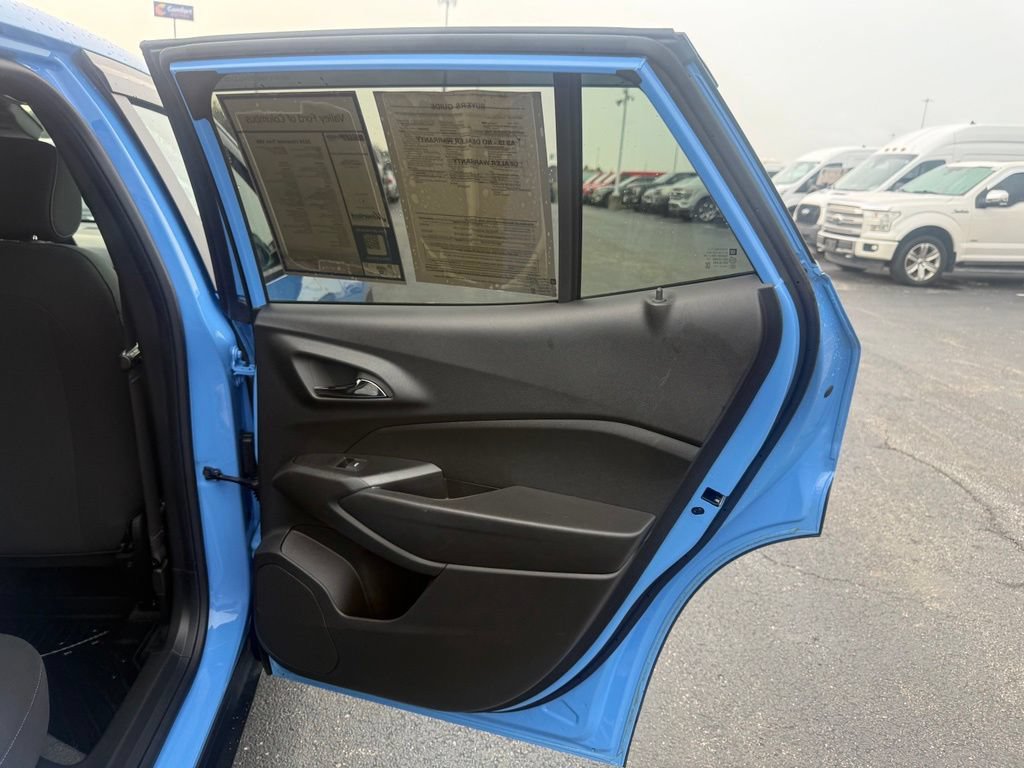 Used 2024 Chevrolet Trax RS FWD image 49