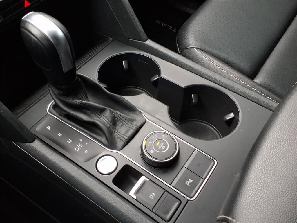 Used 2020 Volkswagen Atlas Cross Sport SE w/ Towing Package image 14