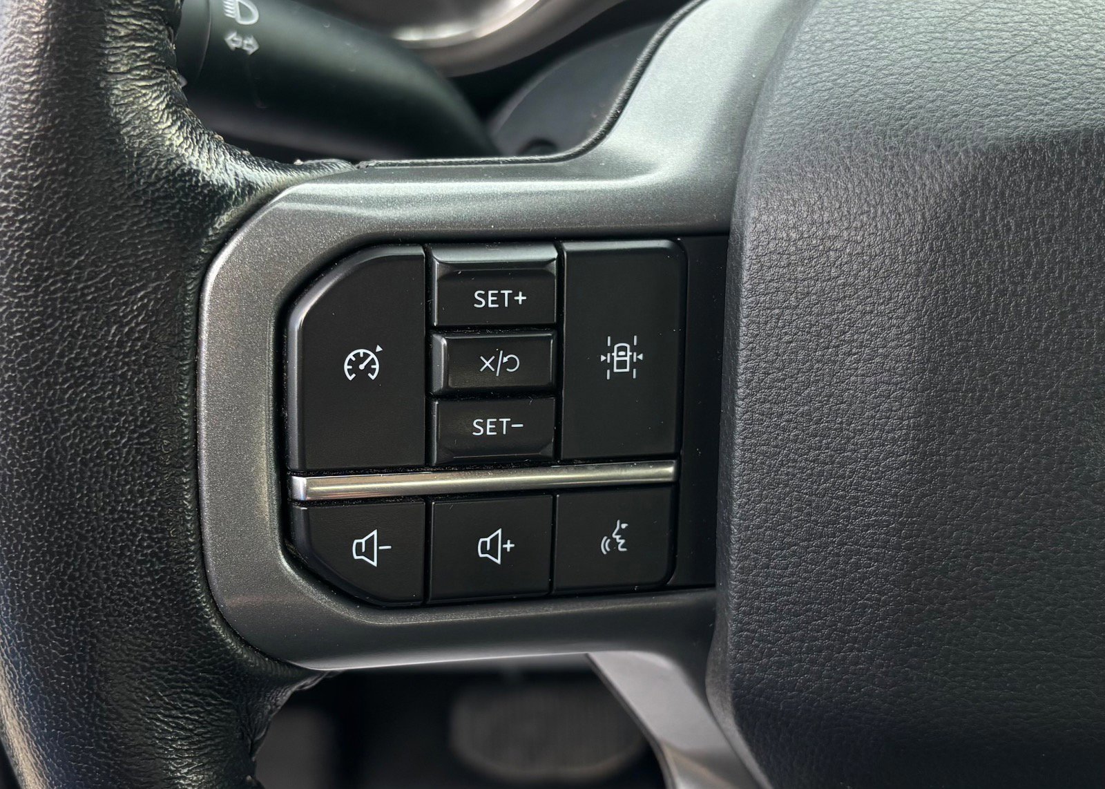 Certified 2022 Ford F150 XLT w/ Equipment Group 302A High image 35