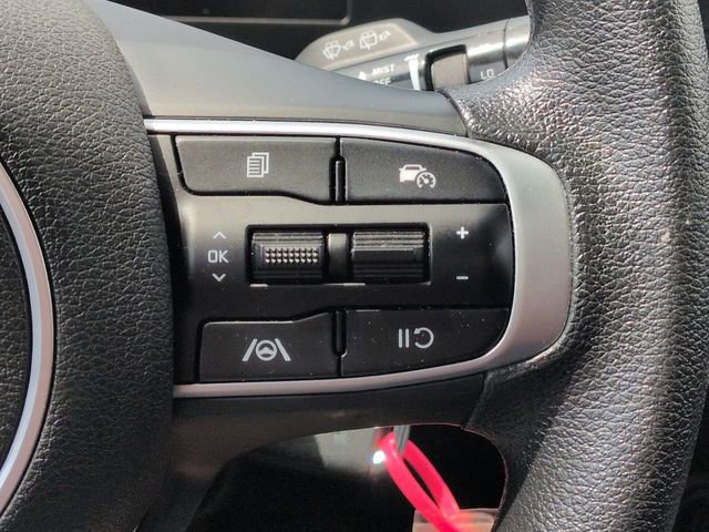 Used 2025 Kia Sportage LX FWD image 30