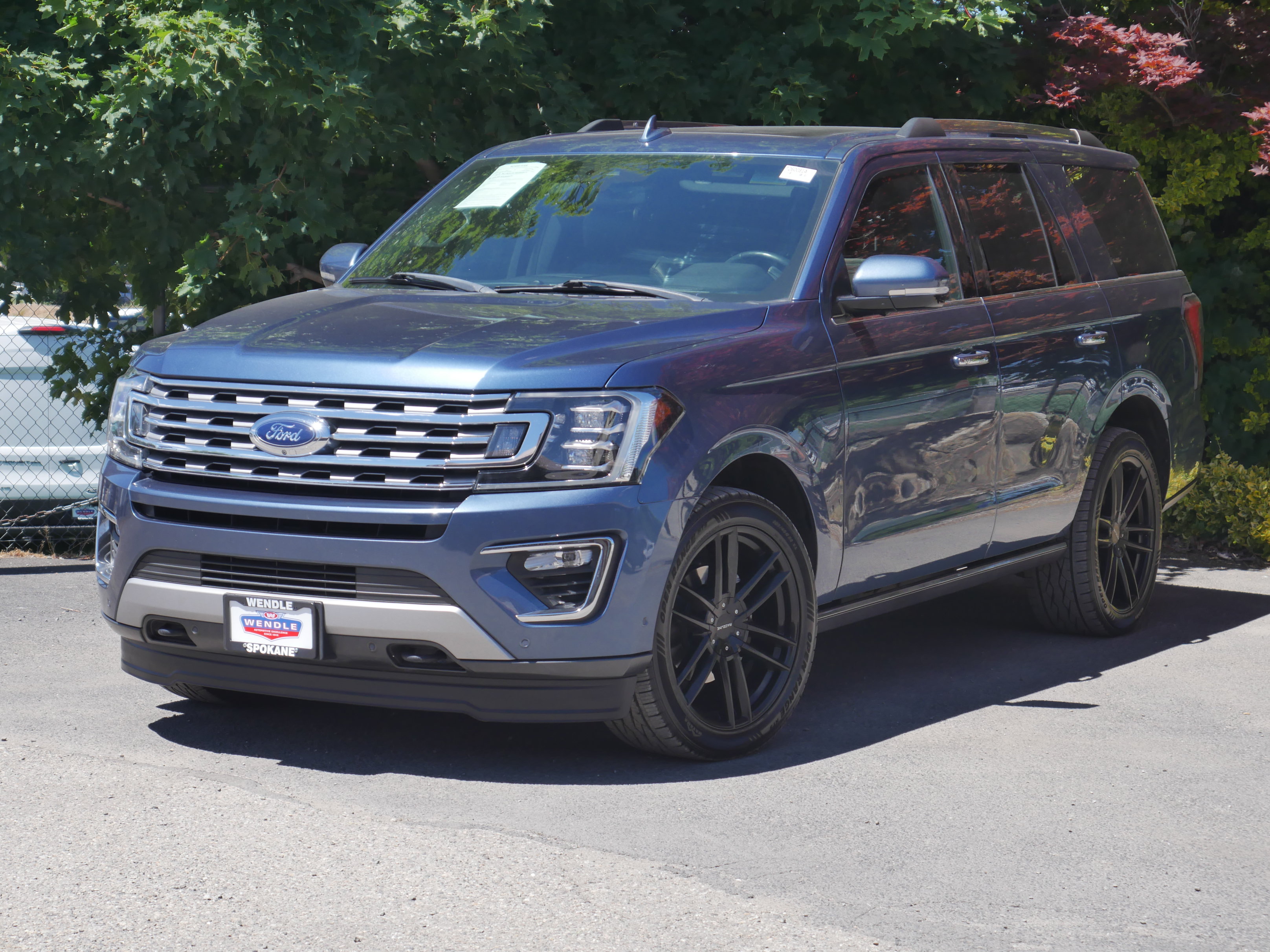 Certified 2019 Ford Expedition Limited w/ Equipment Group 302A AWD/4WD image 2