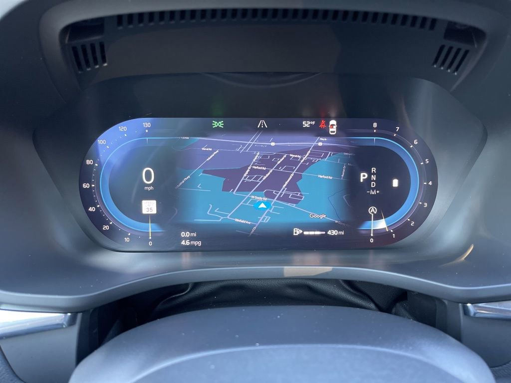 Used 2025 Volvo XC60 B5 Plus image 9