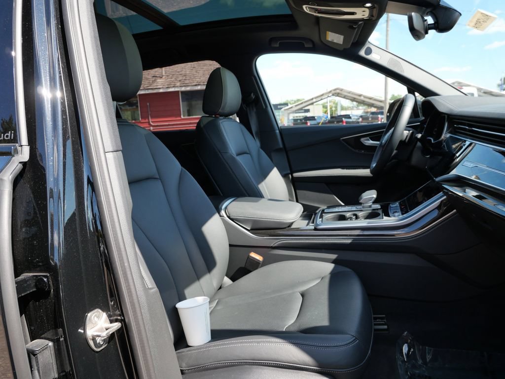 Used 2026 Audi Q7 3.0T Premium Plus AWD/4WD image 12