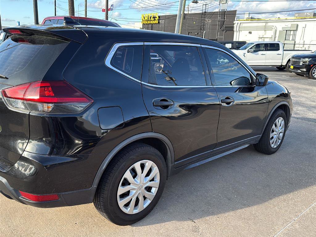 Used 2020 Nissan Rogue S FWD image 4