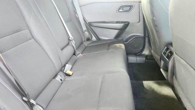 Used 2023 Nissan Rogue S image 32