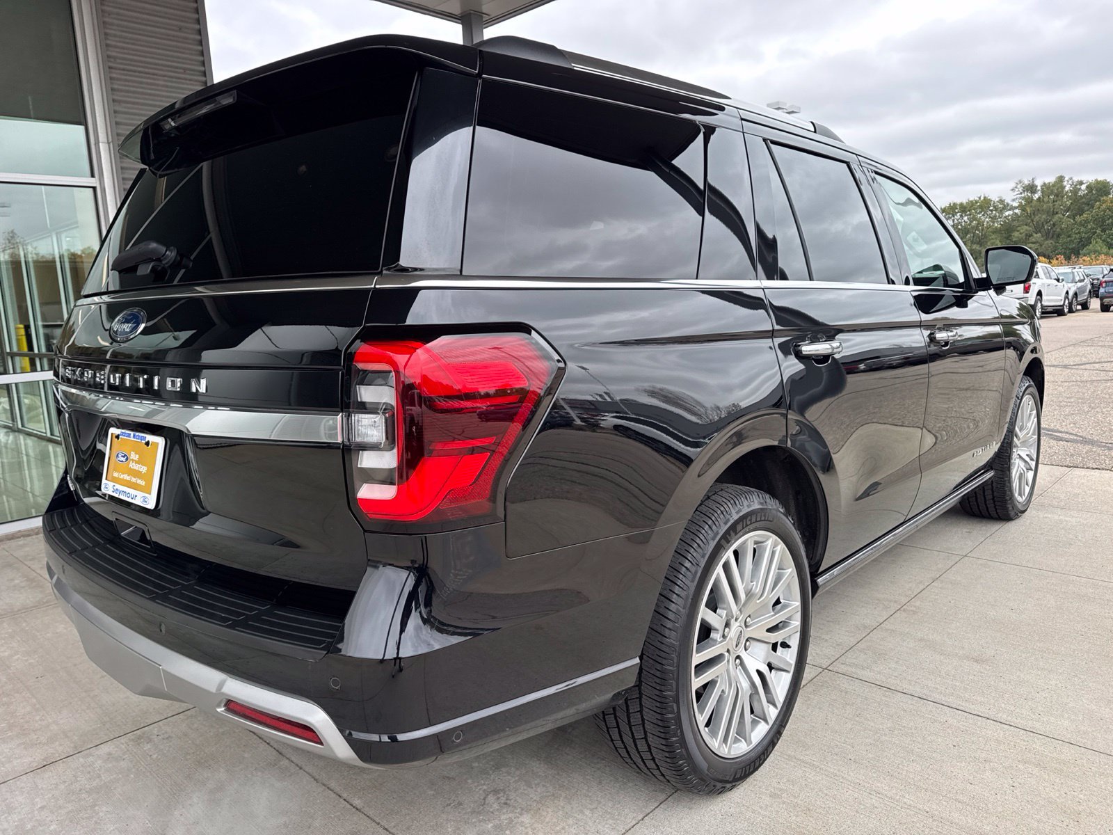 Certified 2024 Ford Expedition Platinum AWD/4WD image 8