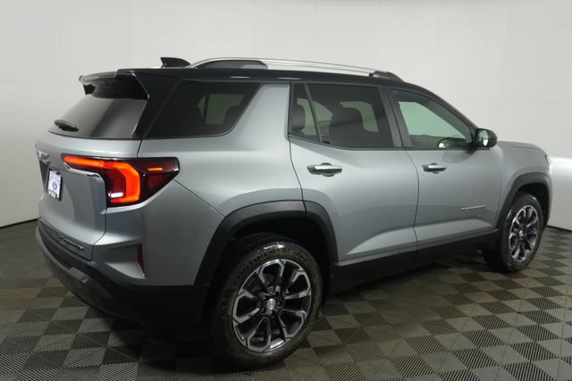 Used 2025 GMC Terrain Elevation w/ Elevation Premium Package AWD/4WD image 3