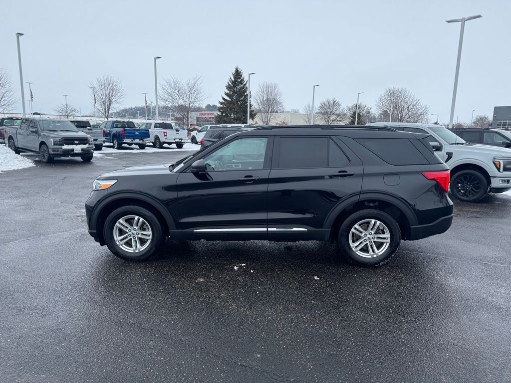 Certified 2023 Ford Explorer XLT w/ Equipment Group 202A image 4