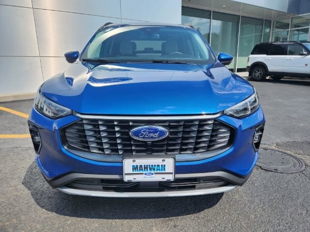 Certified 2023 Ford Escape Platinum w/ Premium Technology Package AWD/4WD image 11