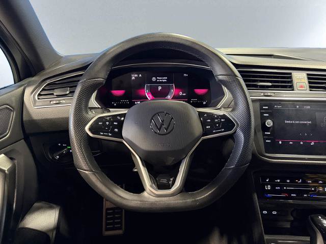 Used 2023 Volkswagen Tiguan SE R-Line AWD/4WD image 17