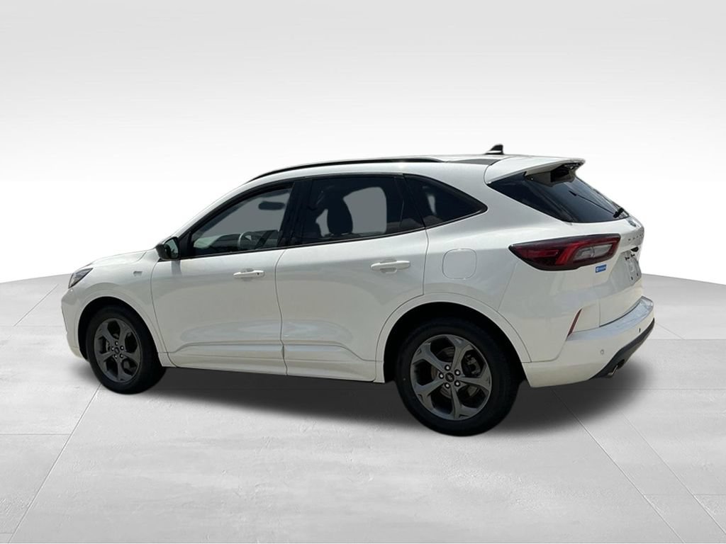 Certified 2023 Ford Escape ST-Line w/ Tech Pack #1 FWD image 4