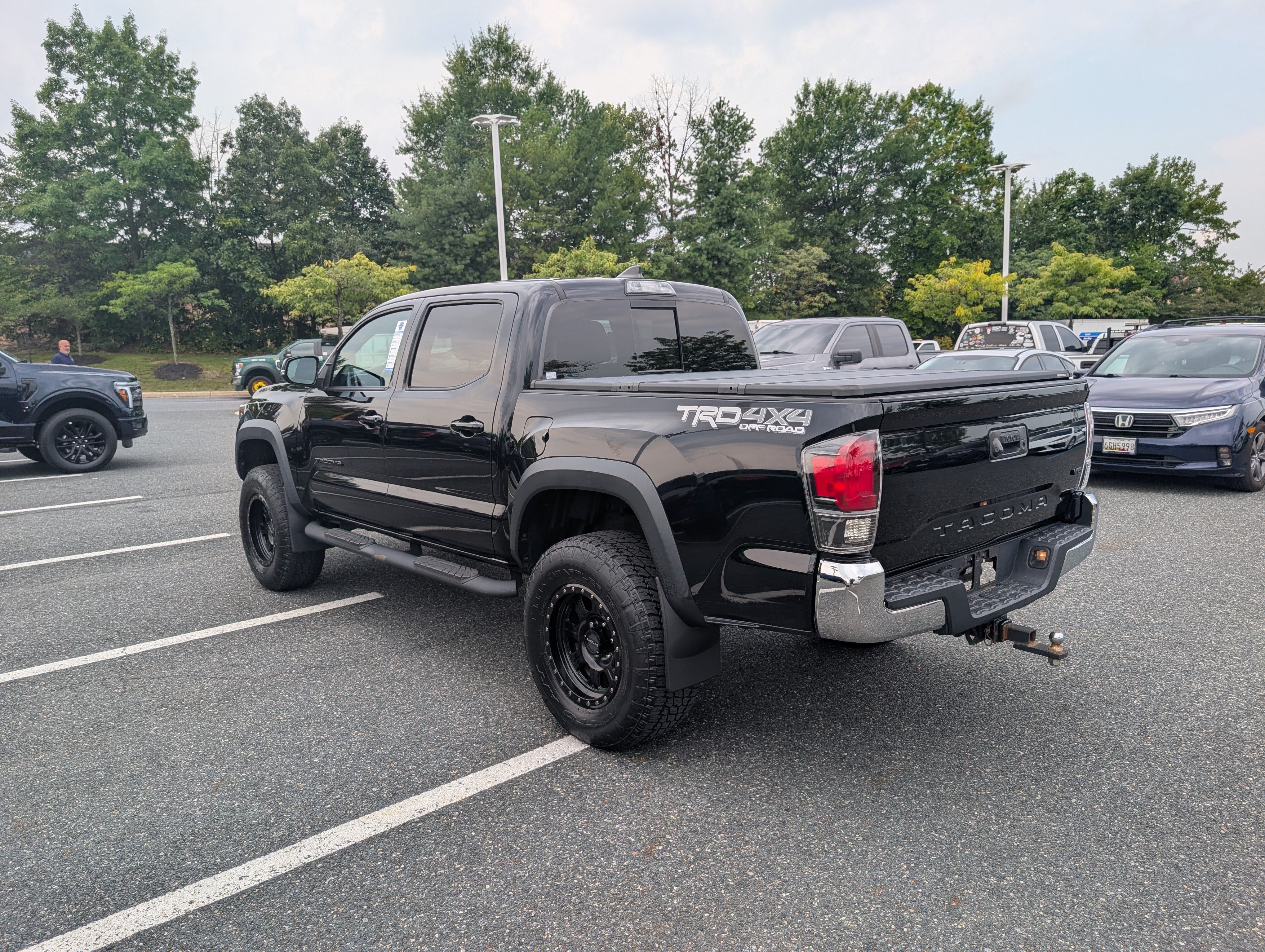 Used 2019 Toyota Tacoma TRD Off-Road AWD/4WD image 5
