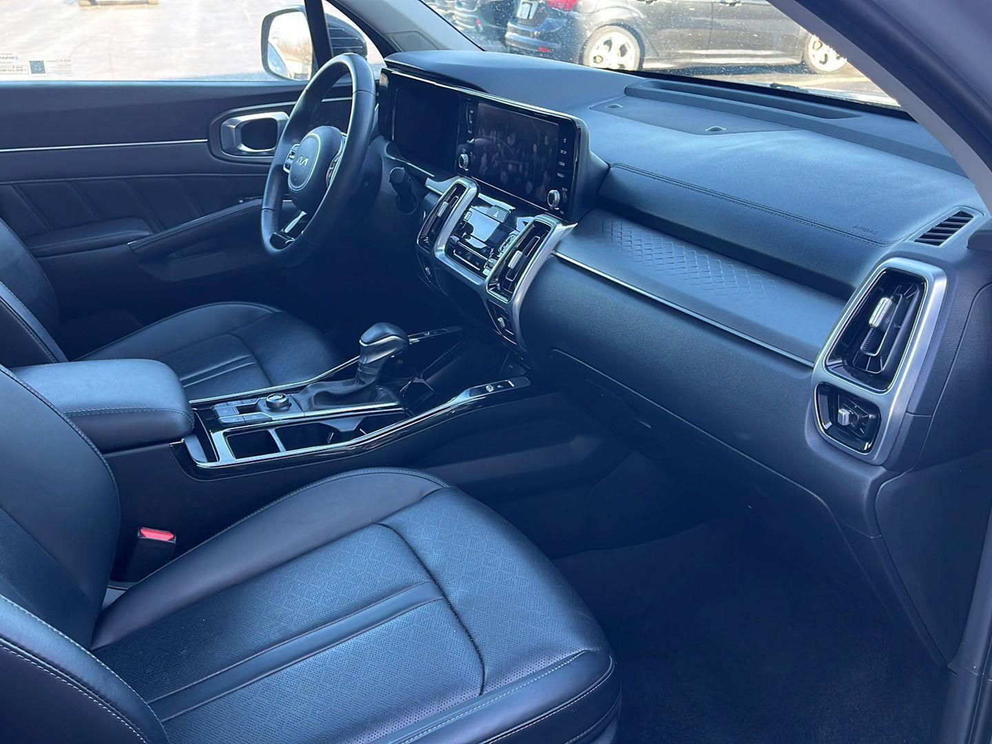 Used 2023 Kia Sorento SX image 13