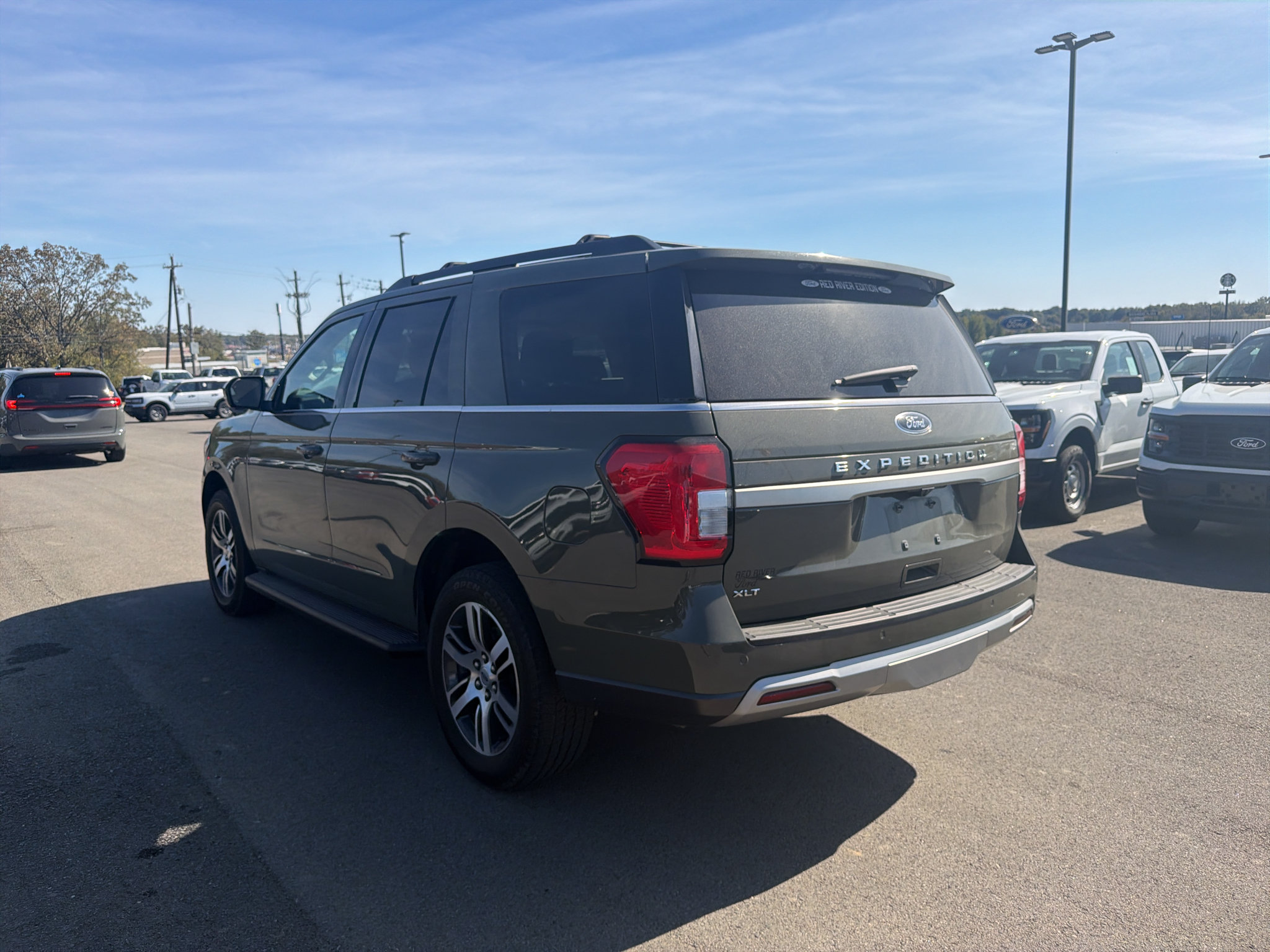 Certified 2024 Ford Expedition XLT RWD image 3