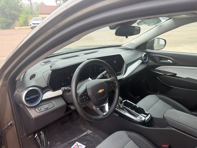 Used 2024 Chevrolet Trax LT FWD image 4