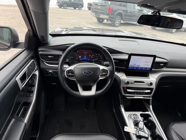 Certified 2022 Ford Explorer XLT w/ Equipment Group 202A image 6