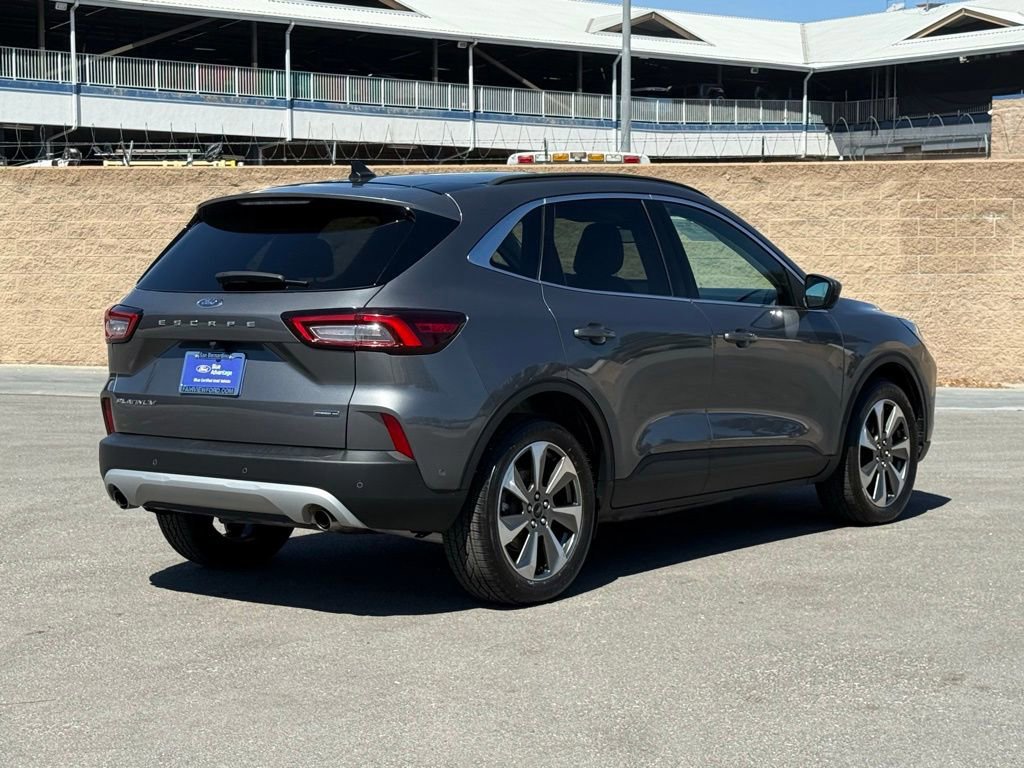 Certified 2023 Ford Escape Platinum w/ Premium Technology Package image 3