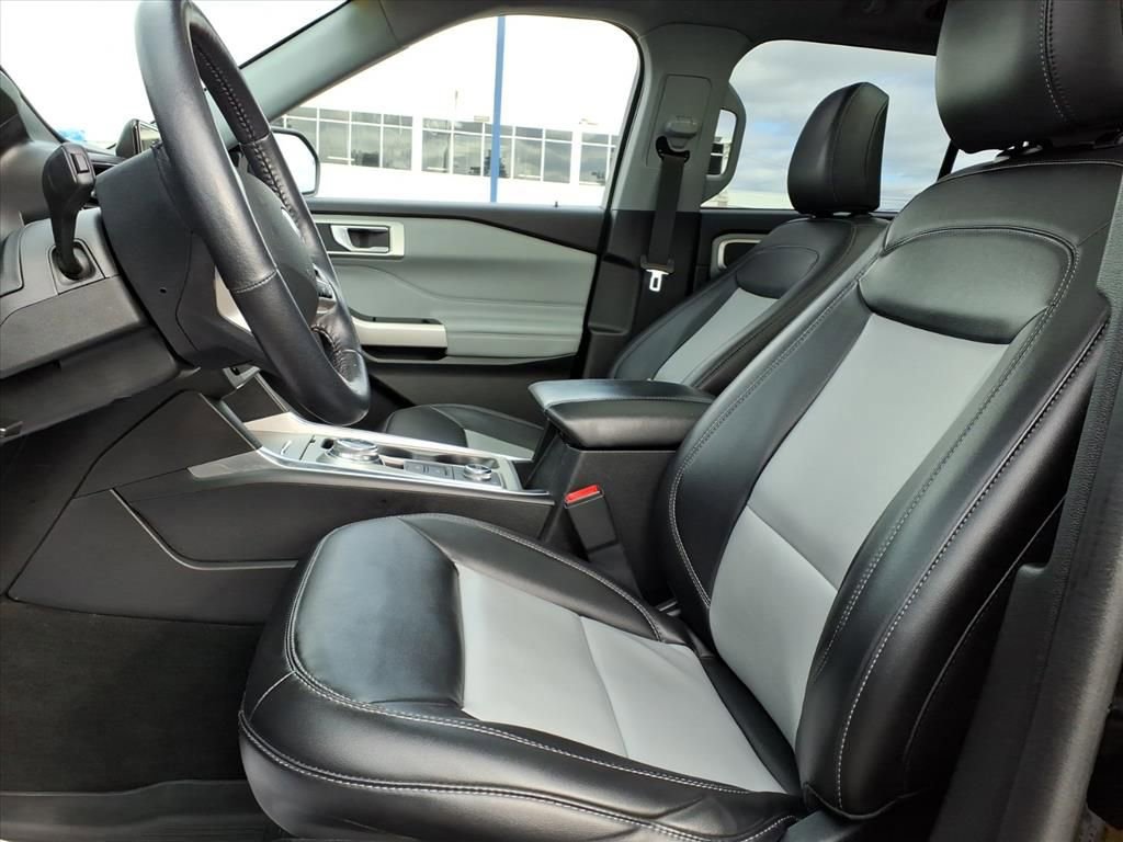 Certified 2023 Ford Explorer XLT w/ Equipment Group 202A image 16