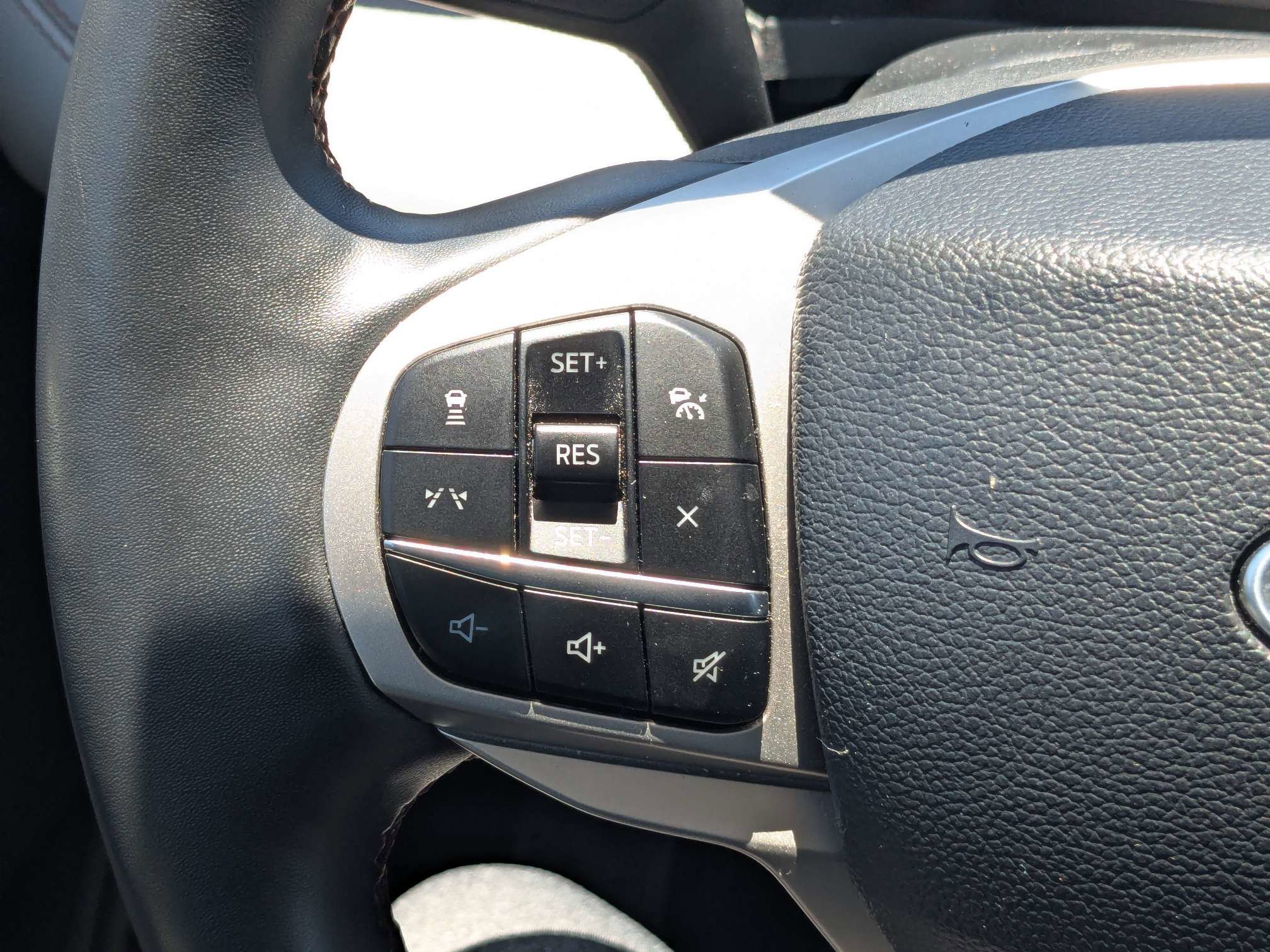 Certified 2025 Ford Explorer Active w/ Active Comfort Package RWD image 26