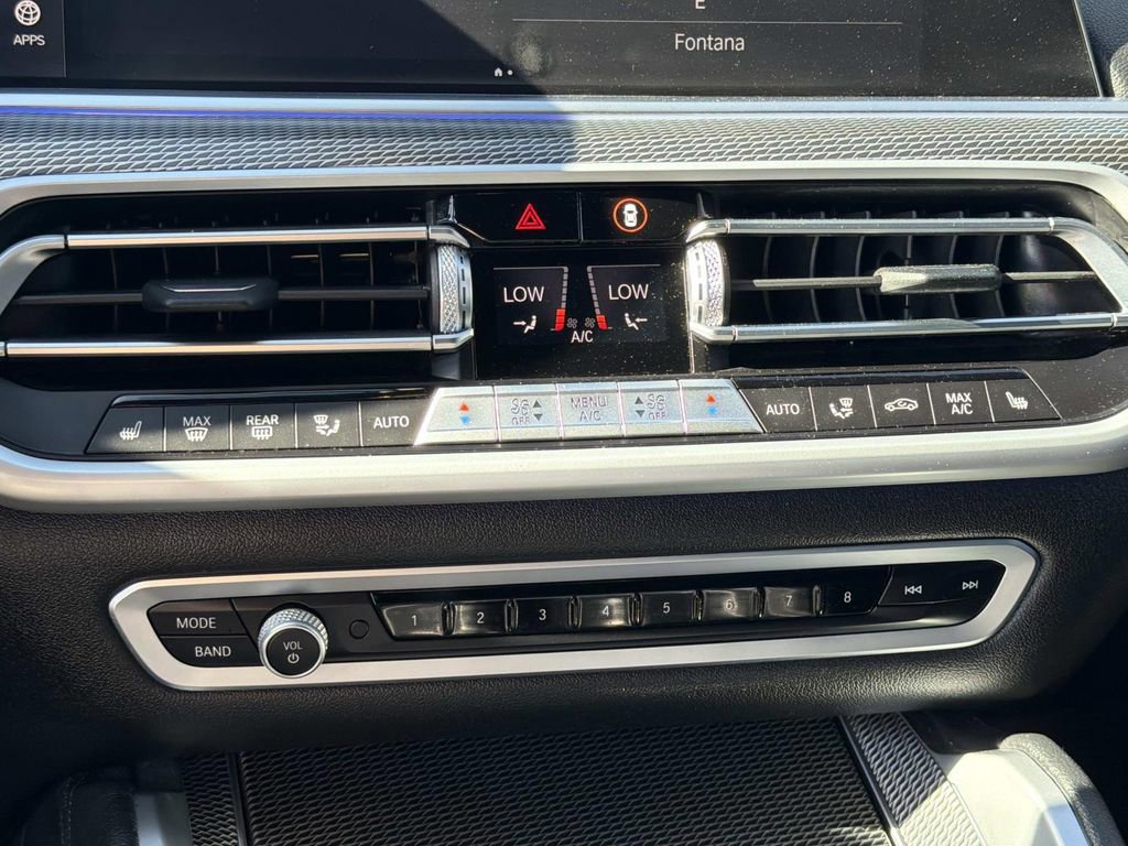 Used 2021 BMW X6 xDrive40i w/ M Sport Package image 16