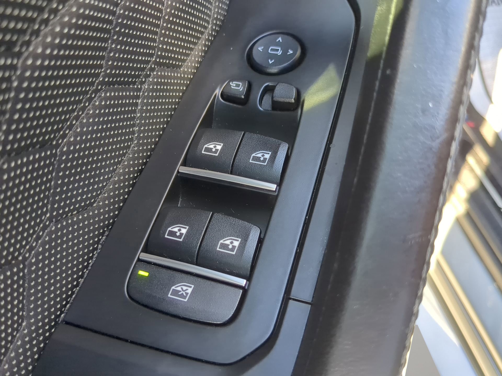 Used 2021 BMW X6 M image 47