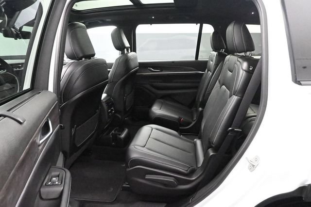 Used 2025 Jeep Grand Cherokee L Limited w/ Luxury Tech Group II AWD/4WD image 21