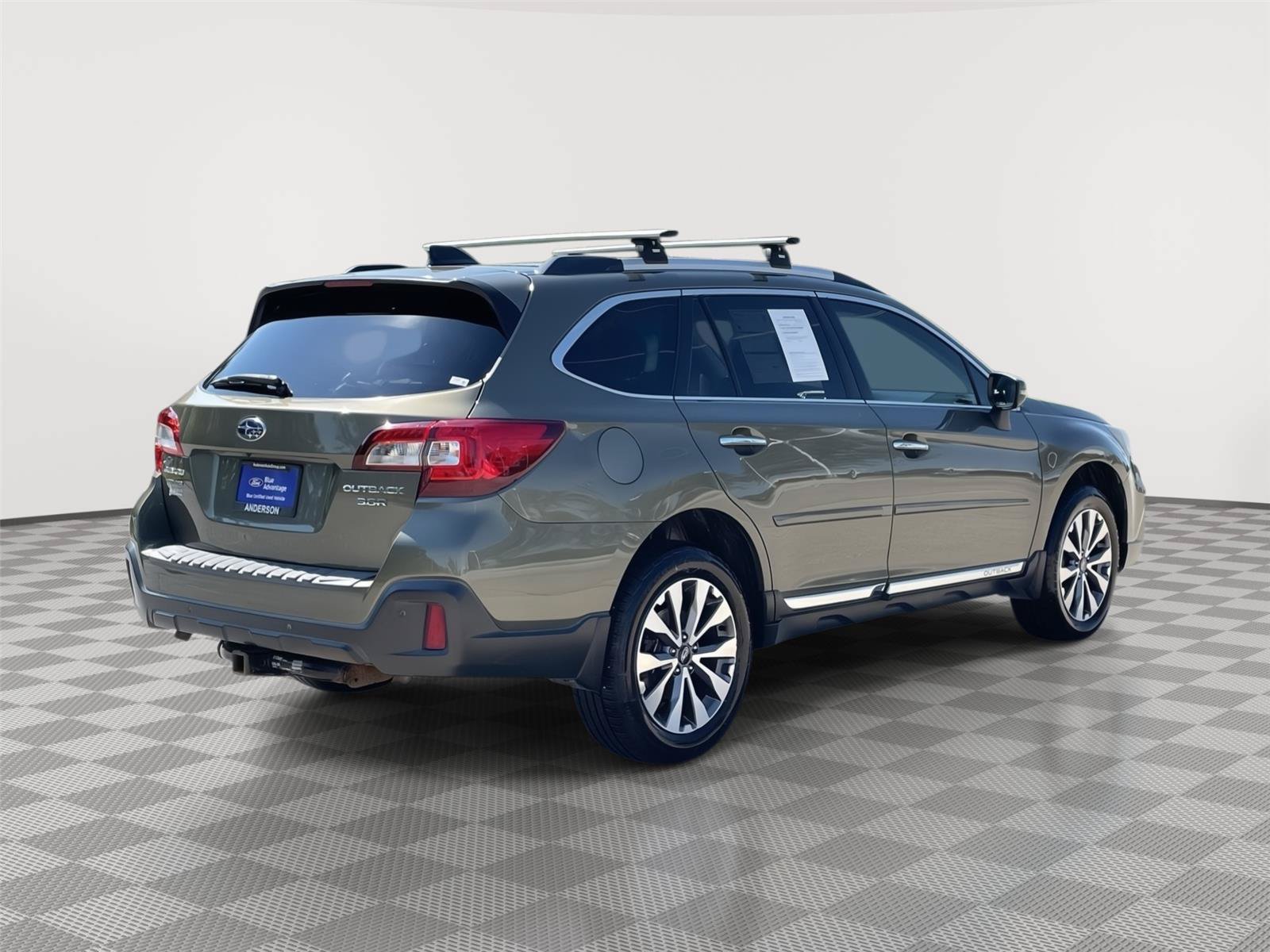 Used 2018 Subaru Outback 3.6R Touring AWD/4WD image 7