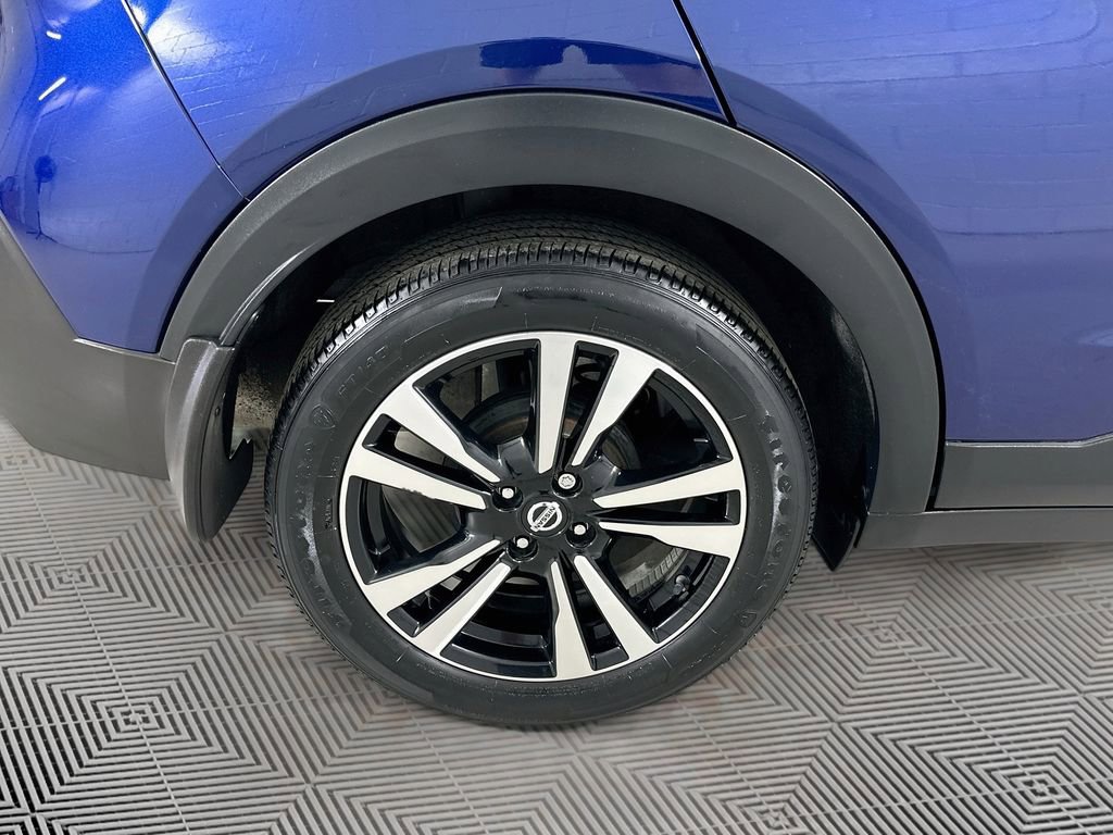 Used 2020 Nissan Kicks SR w/ SR Premium Package FWD image 30
