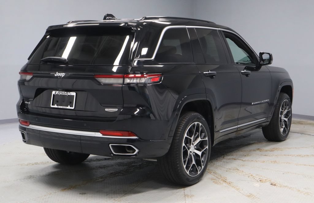 Used 2025 Jeep Grand Cherokee Summit AWD/4WD image 12