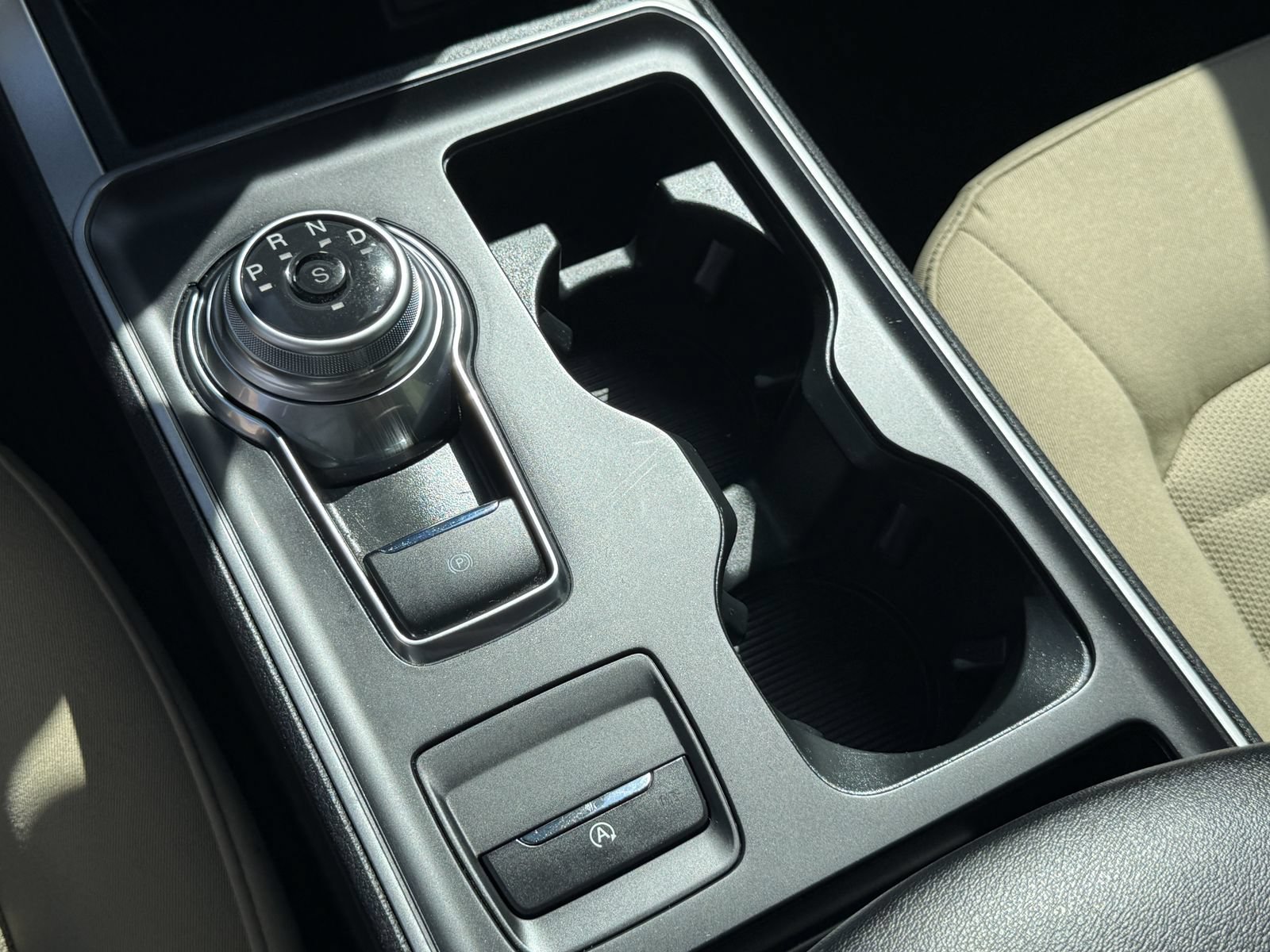 Certified 2024 Ford Edge SE w/ Black Appearance Package AWD/4WD image 27