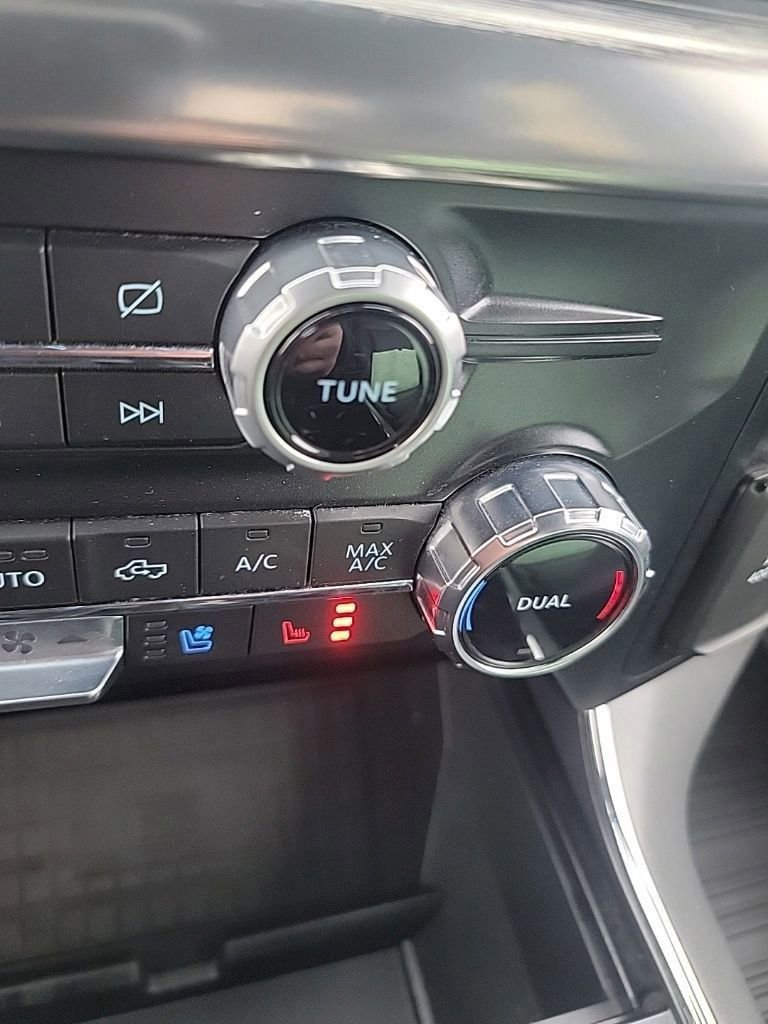 Certified 2022 Ford F150 Lariat w/ Equipment Group 502A High image 51