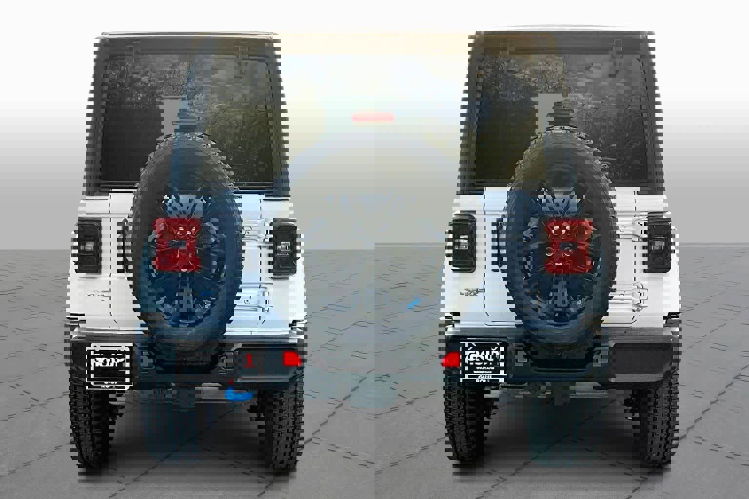 Used 2023 Jeep Wrangler Sahara w/ Cold Weather Group image 5