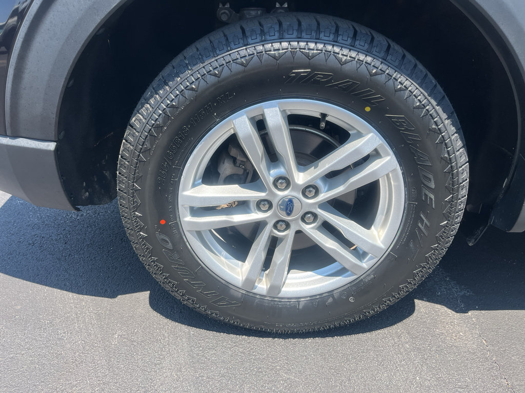 Certified 2021 Ford Explorer XLT w/ Equipment Group 202A AWD/4WD image 12