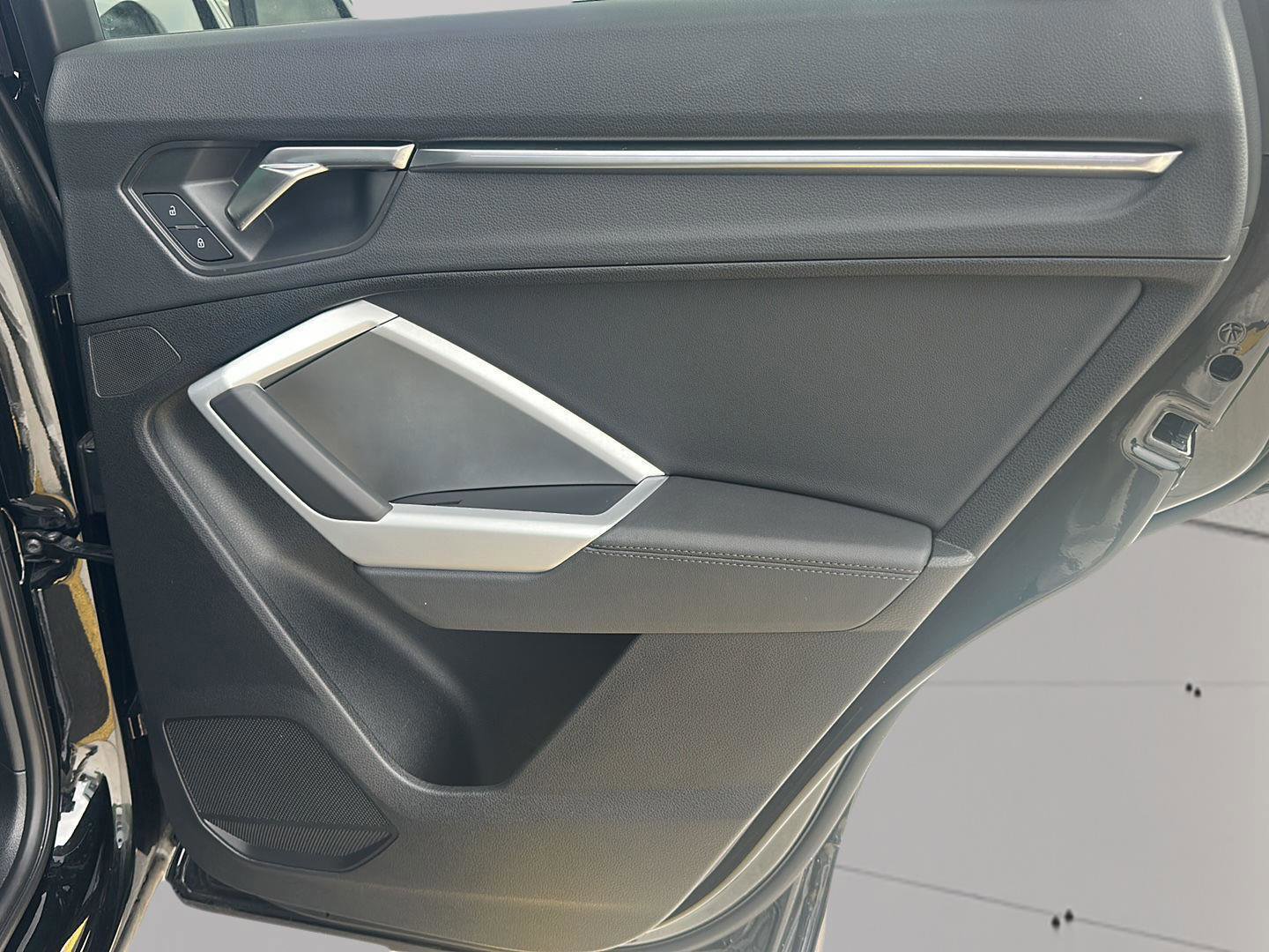 Used 2024 Audi Q3 2.0T Premium Plus w/ Premium Plus Package image 21