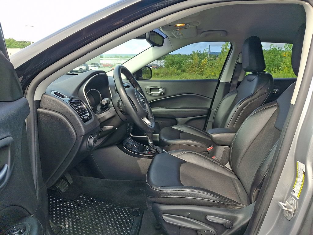 Used 2019 Jeep Compass Latitude AWD/4WD image 13