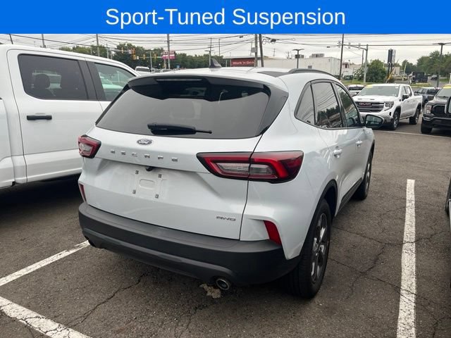 Certified 2025 Ford Escape ST-Line Select AWD/4WD image 5