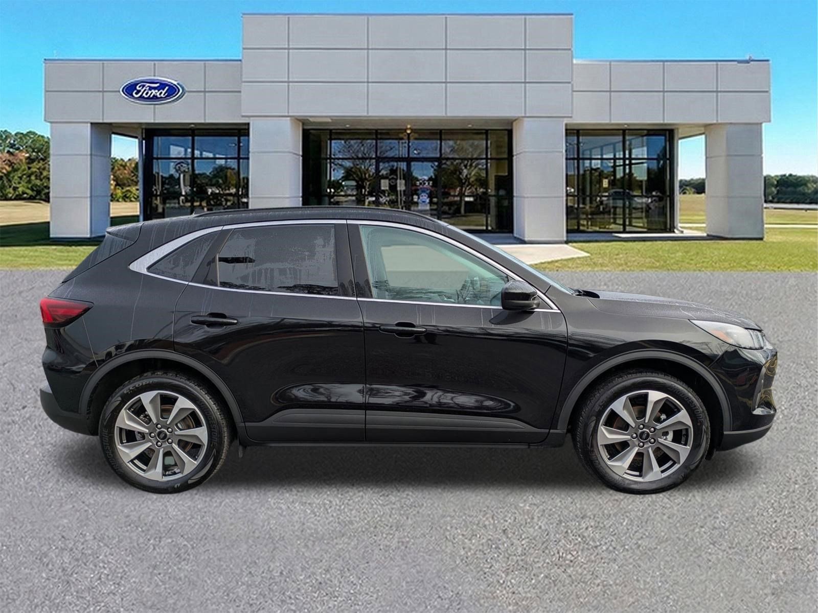 Certified 2025 Ford Escape Platinum image 6