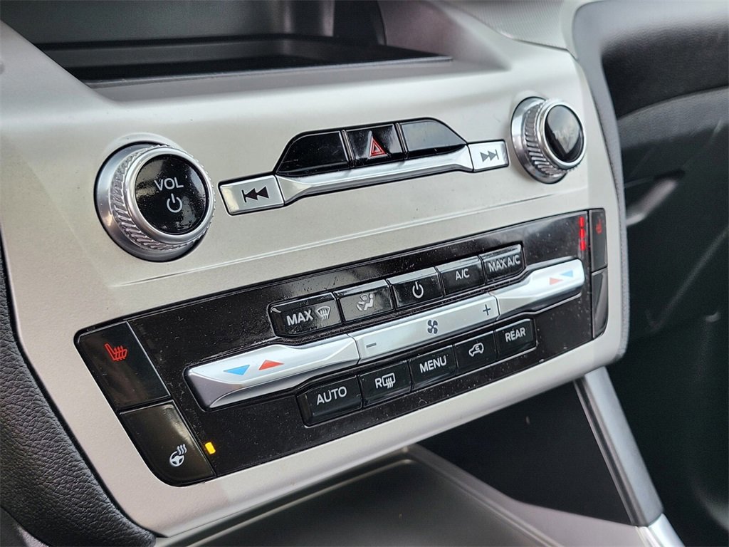 Certified 2022 Ford Explorer XLT w/ Equipment Group 202A image 24