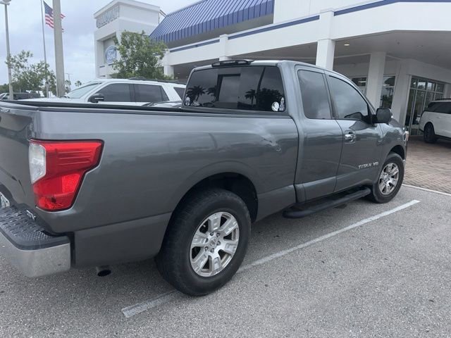 Used 2018 Nissan Titan SV video 2
