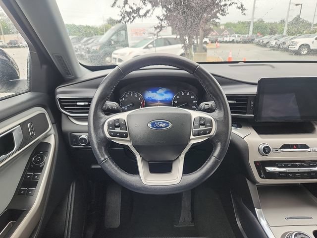 Certified 2022 Ford Explorer XLT w/ Equipment Group 202A AWD/4WD image 9