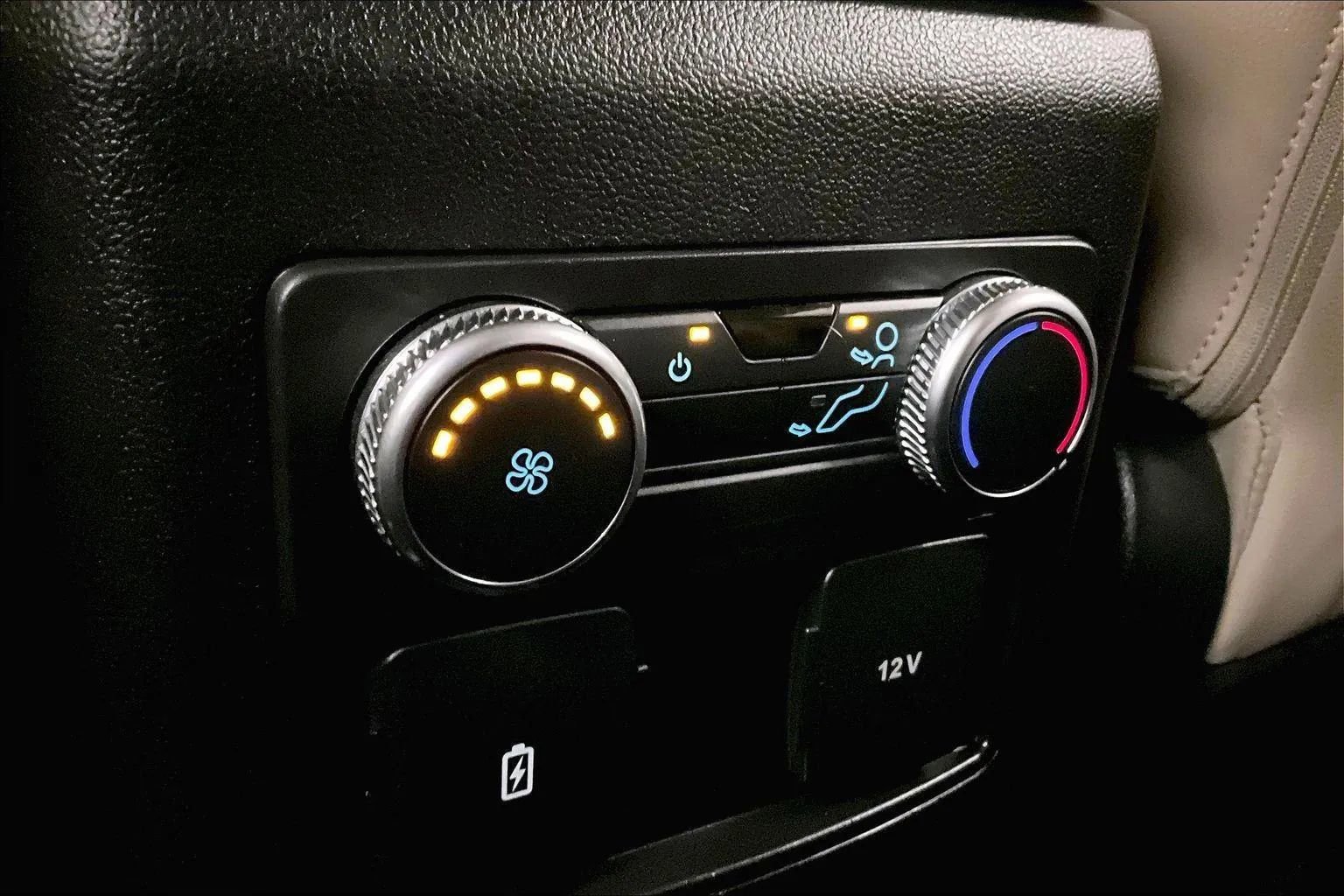 Certified 2021 Ford Explorer XLT w/ Equipment Group 202A image 33