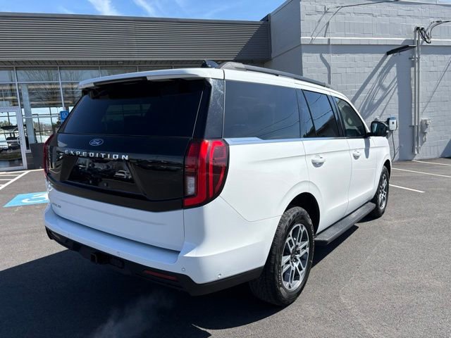 Certified 2025 Ford Expedition Active AWD/4WD image 3