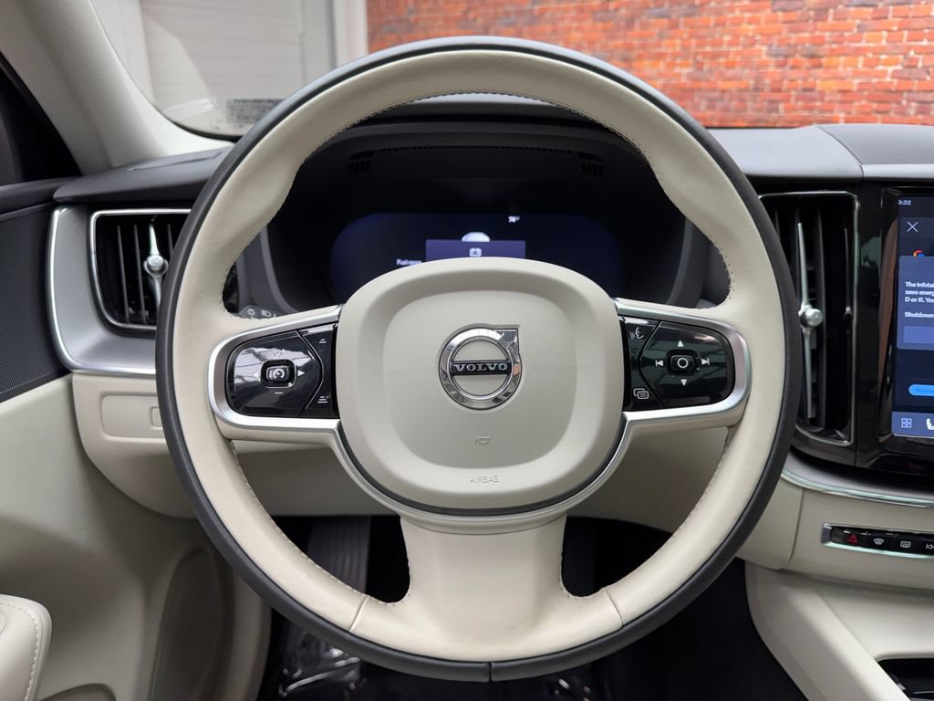 Used 2024 Volvo XC60 B5 Core w/ Protection Package Premier AWD/4WD image 13