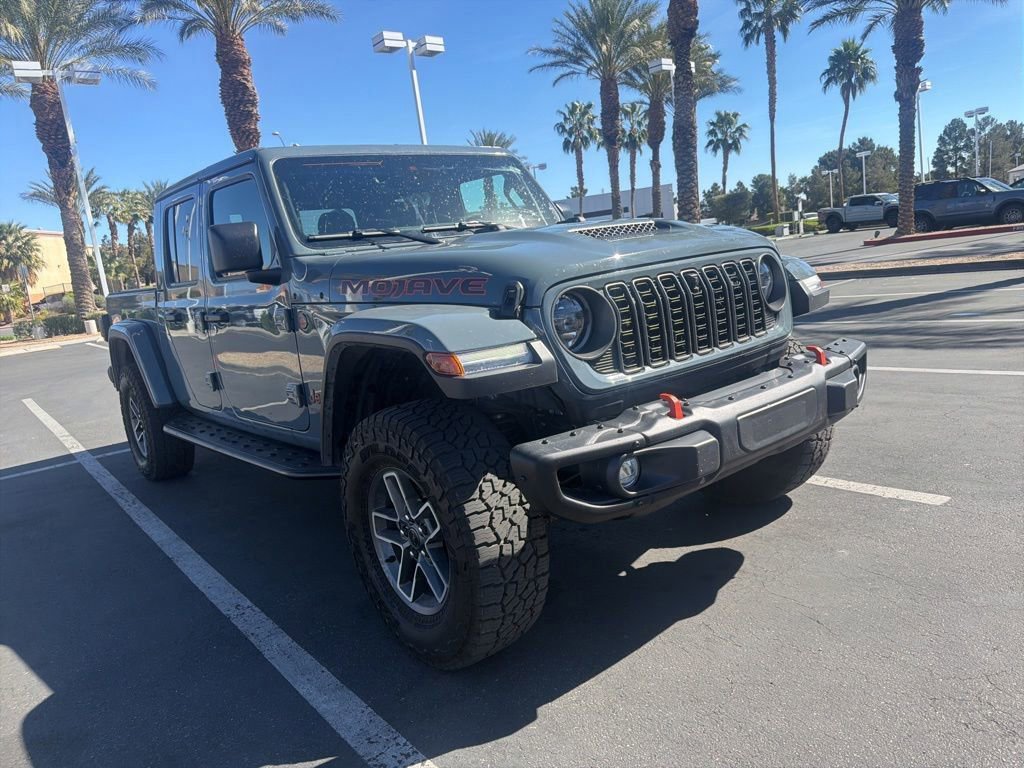 Used 2025 Jeep Gladiator Mojave image 2