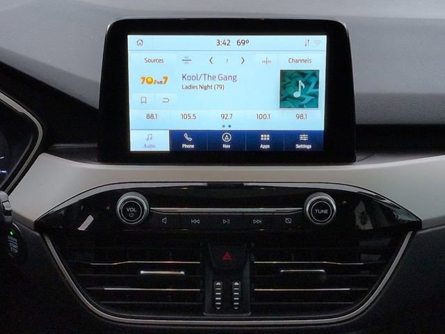 Certified 2020 Ford Escape SEL image 18