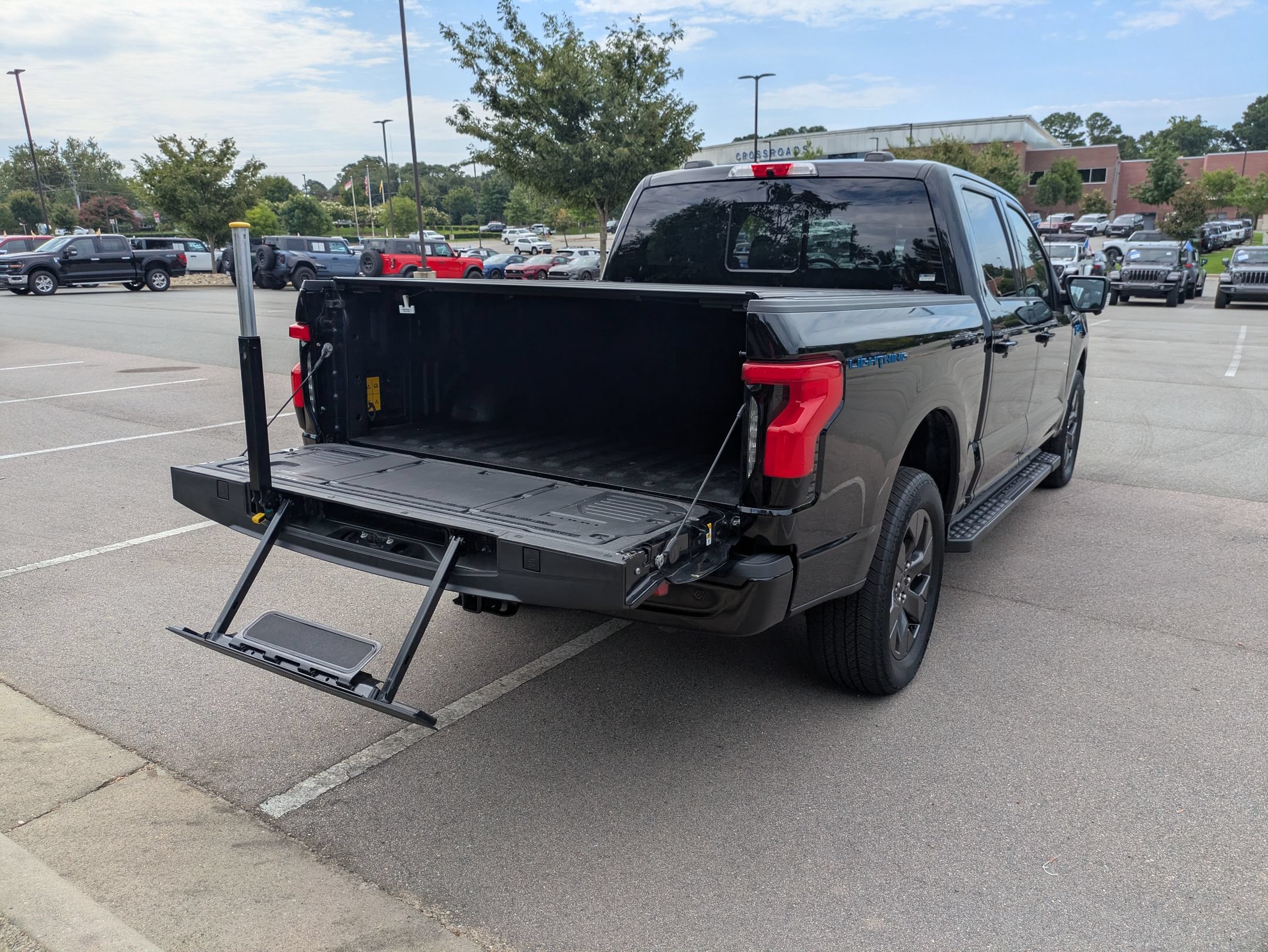 Certified 2025 Ford F150 Lightning Lariat w/ Max Trailer Tow Package AWD/4WD image 39